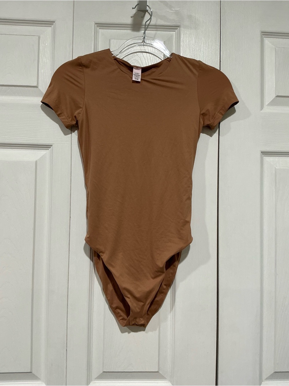 💙 Victoria’s Secret Bodywear Feather Soft Tan Shirt Sleeve Bodysuit - S (01478)